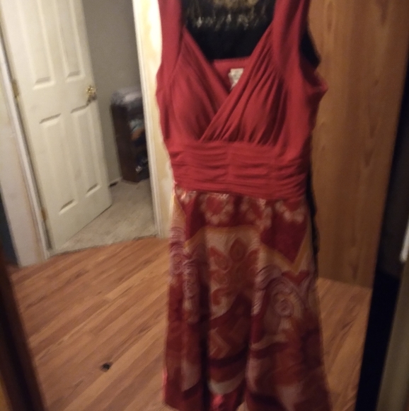 Dress - Picture 2 of 4